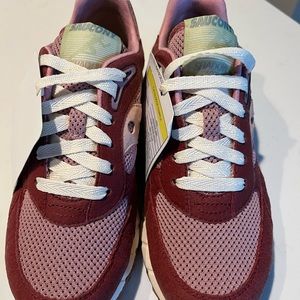 Mens Saucony Shadiw 6000 sneaker